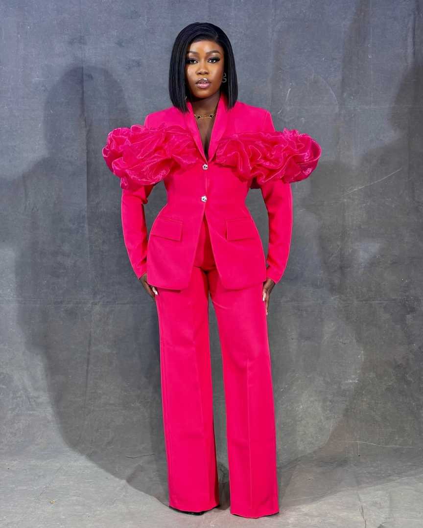 Damskie garnitury w kolorze in – Women Formal Wear With Tie recenzja i cena